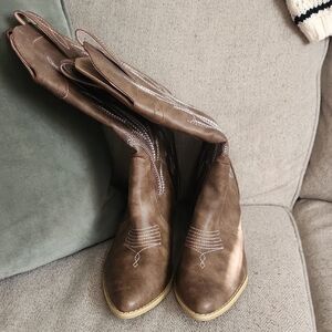 Brown Western Women's Boots -new Never Worn